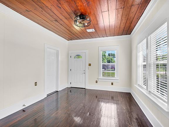 5th image of 204 Kerry Rd