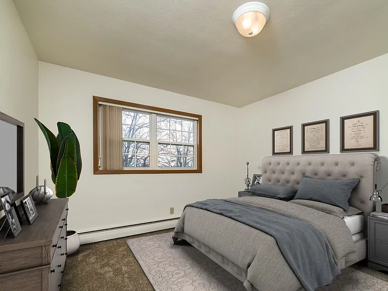 Colonial Village Apartments — Photo 14