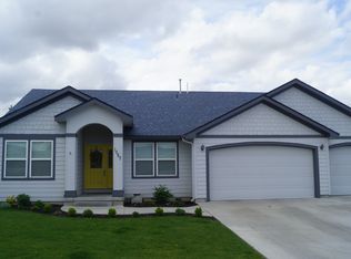 1587 NE Idarock St, Mountain Home, ID 83647