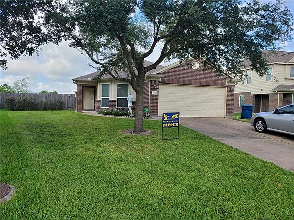 2nd image of 7927 Woodland Pine Dr