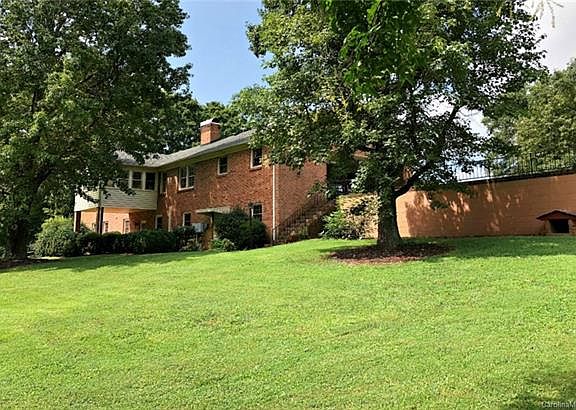 4th image of 109 Woodvale Cir