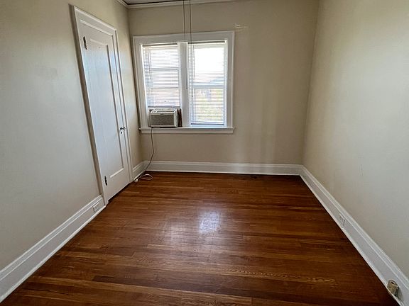 5th image of 4915 Dodge St APT 6