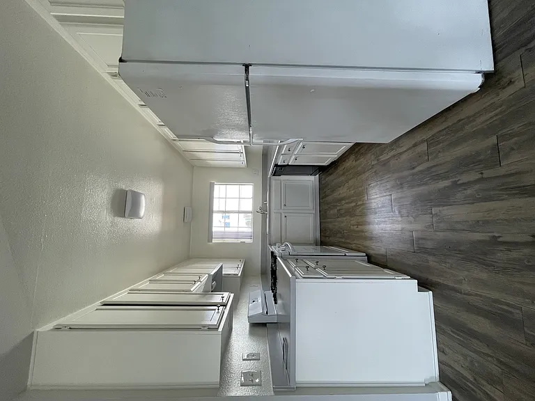 4280 Lindblade Dr — Photo 10