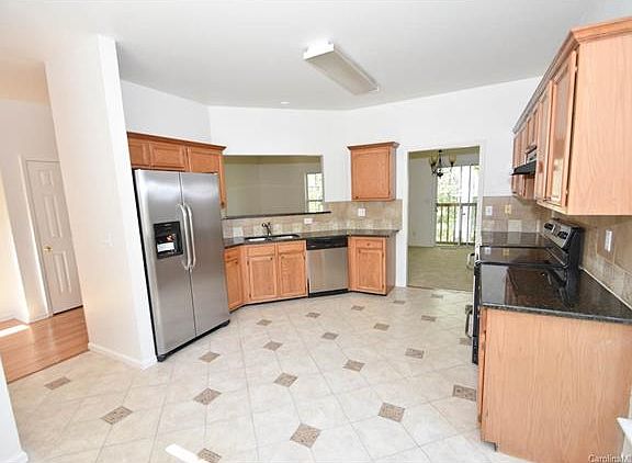 3rd image of 2209 Brook Crossing Ct