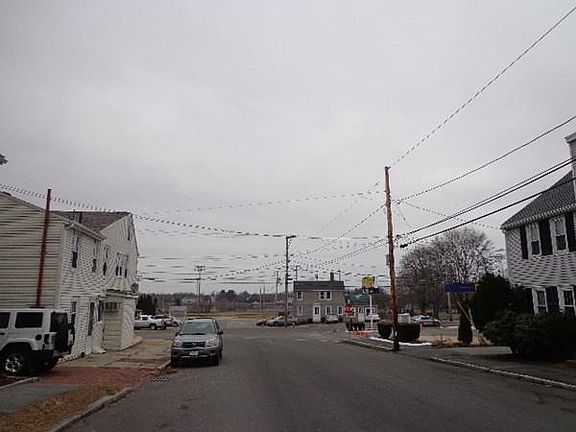 4th image of 9 Kent St APT D