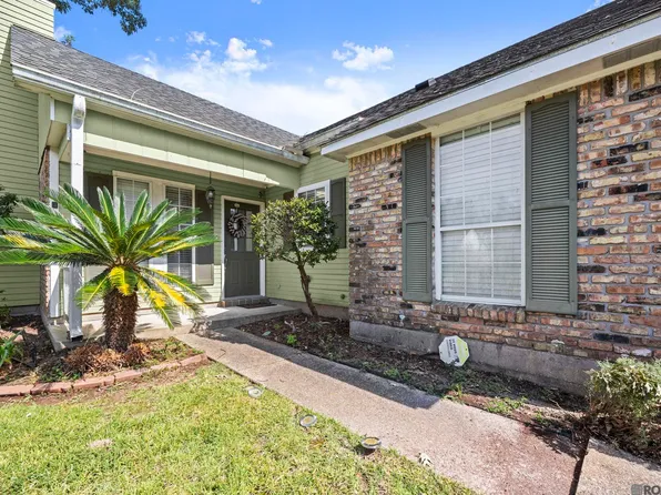 4416 Country Hill Dr, Baton Rouge, LA 70816