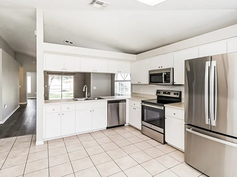 7918 Barclay Rd — Photo 8
