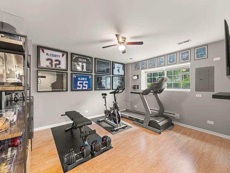 556 Lincoln Station Dr — Photo 19