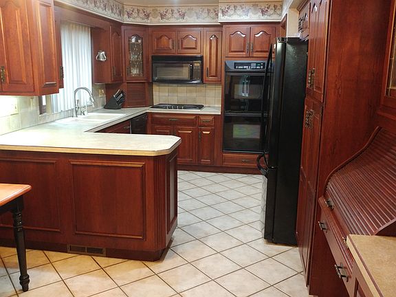 3rd image of 2156 Fenway Dr