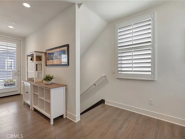 2105 Two Harbors Cir — Photo 32