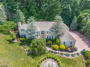 5 Raine Tree Ct, Kinnelon Boro, NJ 07405