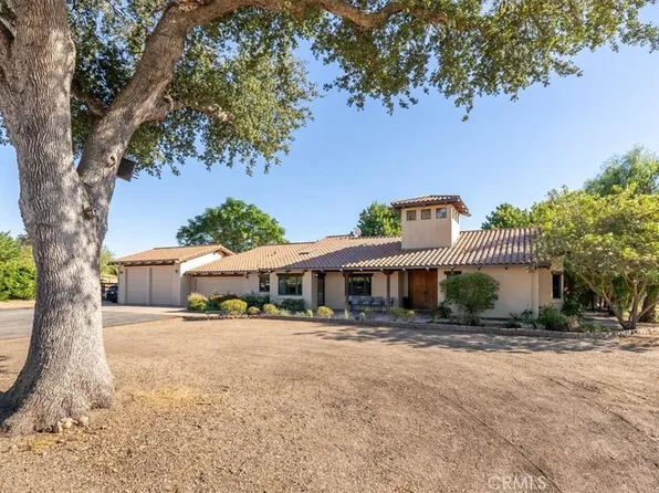 5745 Iron Gate Rd, Paso Robles, CA 93446