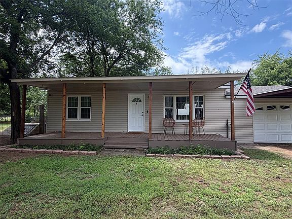 3rd image of 524 Georgia St