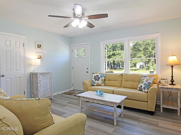 3rd image of 185 Long Leaf Hills Drive SE