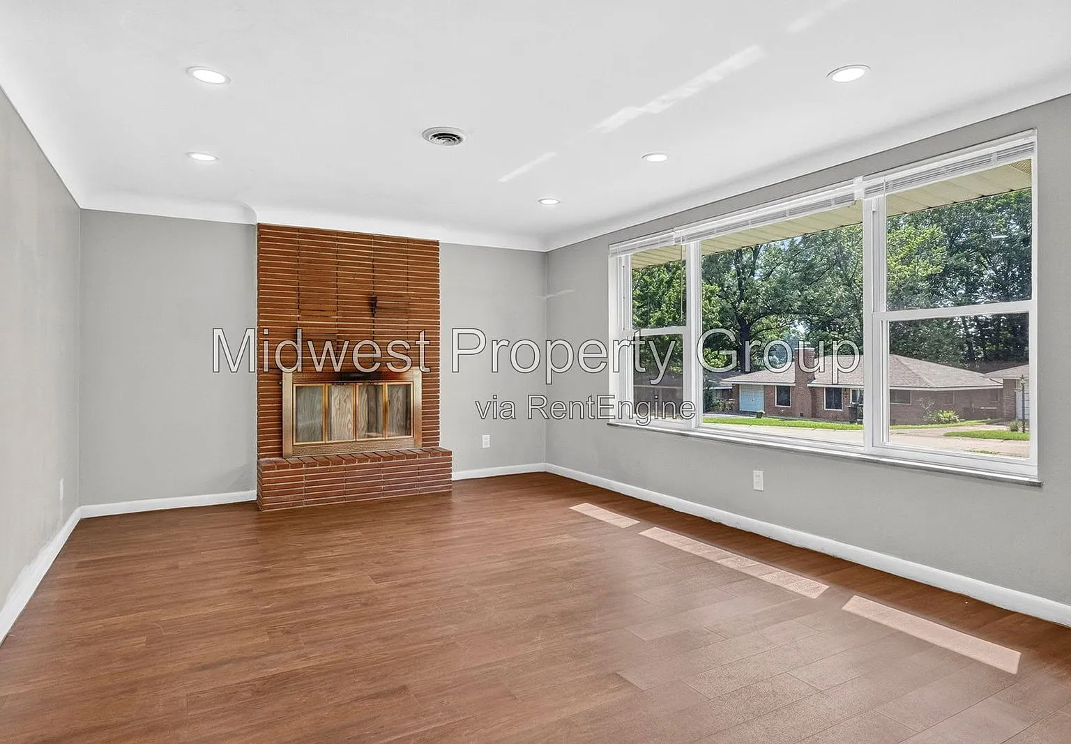 3 bed, 1.5 bath, 1564 sqft, $1,775 — Photo 1