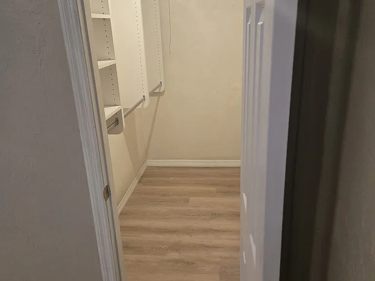 1220 Franklin Dr — Photo 10