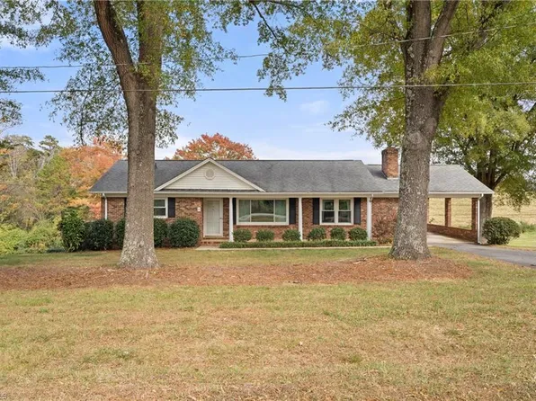 3323 Rockford Rd, Dobson, NC 27017