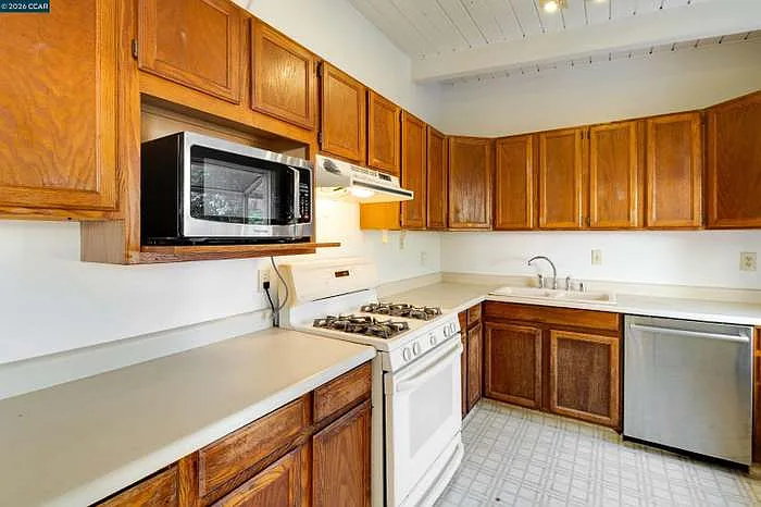 208 Los Gatos Ave — Photo 9