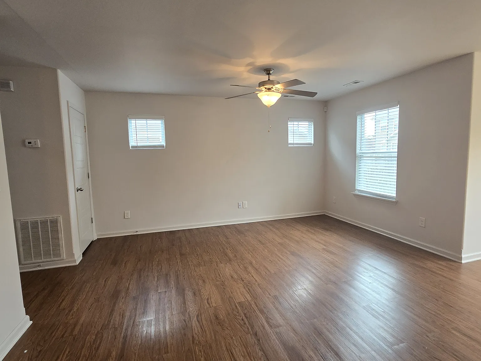 3 bed, 2.5 bath, 1600 sqft, $2,250 — Photo 4