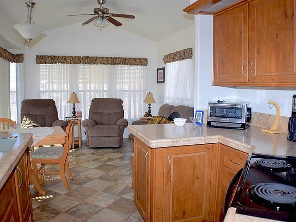 4th image of 10371 S Summer Ave