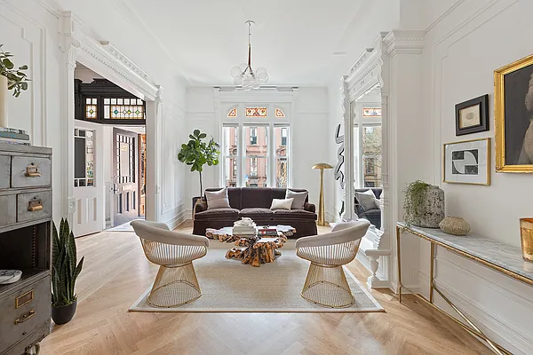 Sold by Compass | media 1