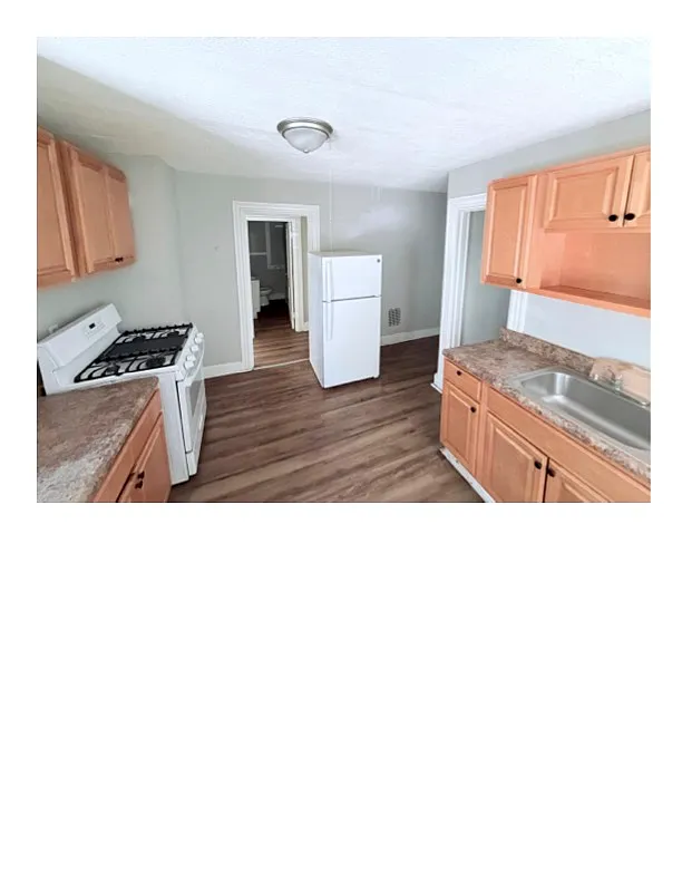 Building Photo - 963 Sherman Ave #2
