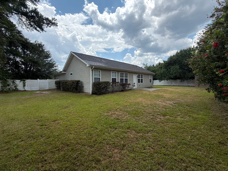 201 Antigua Pl — Photo 2