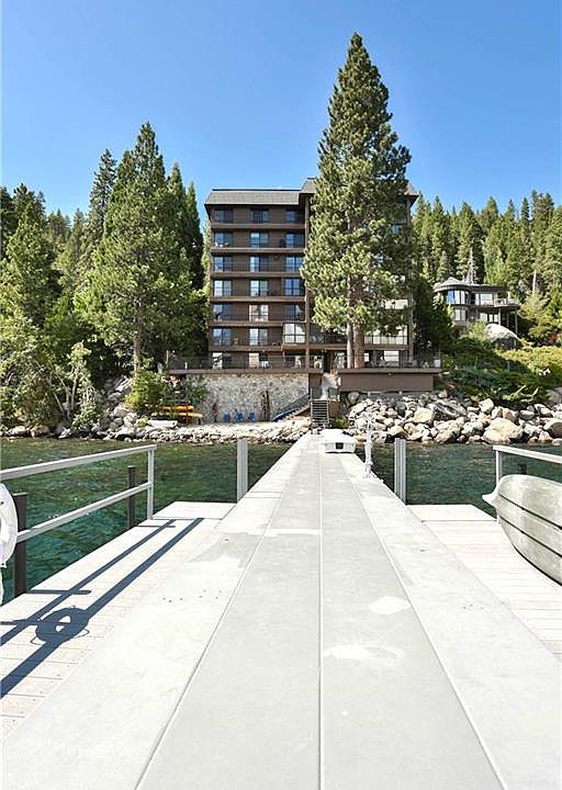 1st image of 455 Lakeshore Blvd #1B