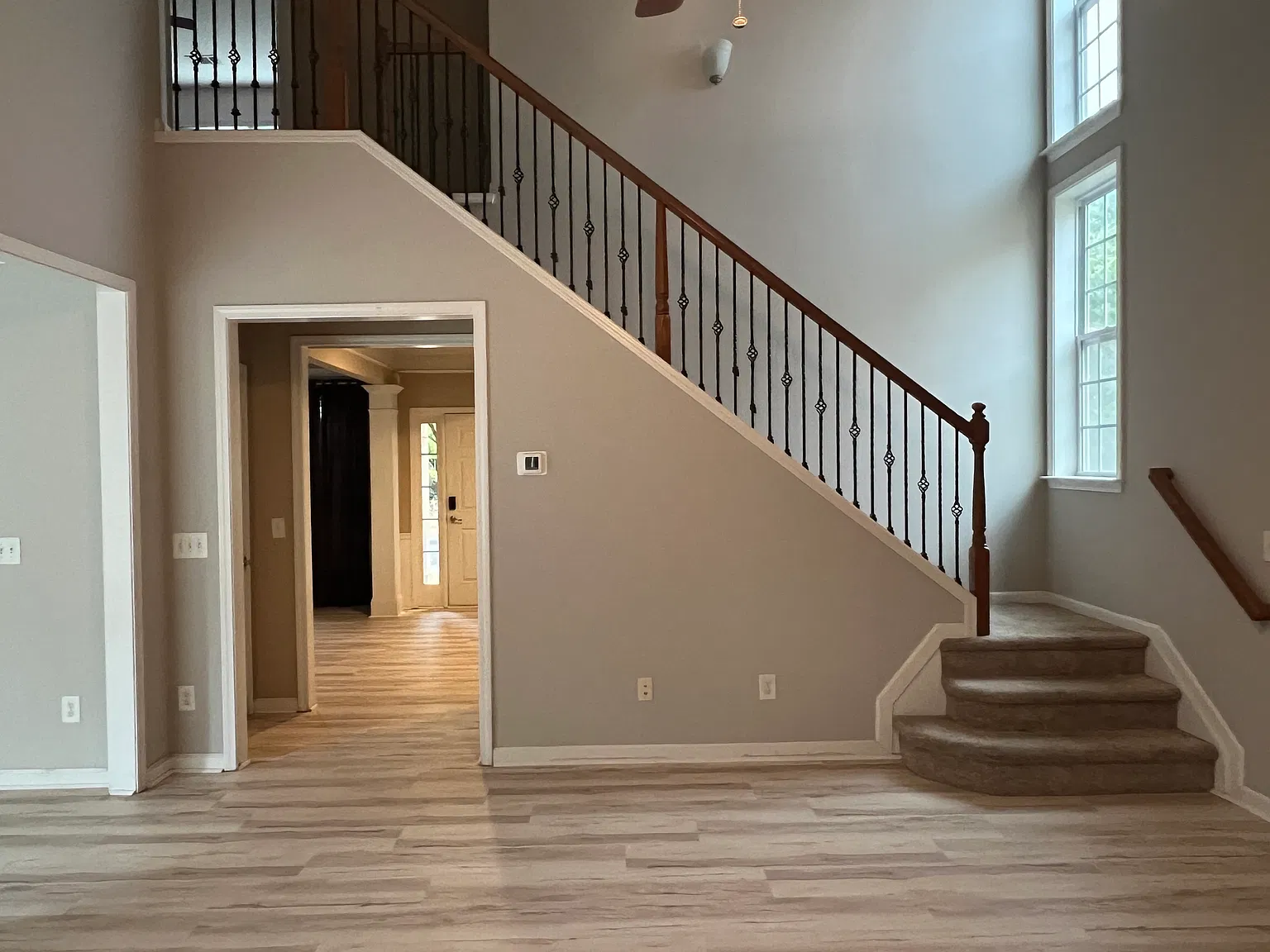 4 bed, 2.5 bath, 2237 sqft, $2,560 — Photo 2