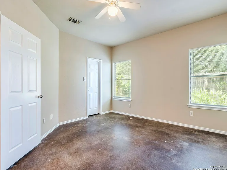5723 Golf Hts #1 — Photo 4