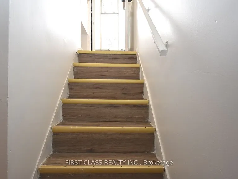 49 Longford Dr #BASEMENT — Photo 3