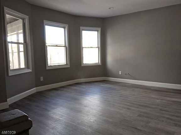 2nd image of 15 Olive St Floor 2