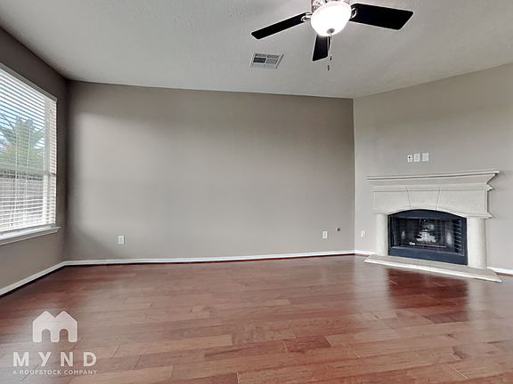 5th image of 10927 Leigh Woods Dr