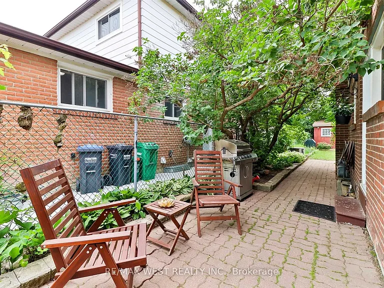 2354 Gareth Rd #MAIN — Photo 28