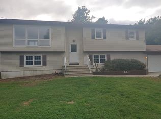 431 Schoolhouse Rd, Monroe Township, NJ 08831