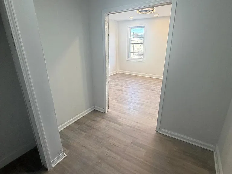 2409 W Harold St — Photo 20