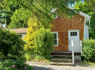 88 Glenwood Rd, Clinton, CT 06413