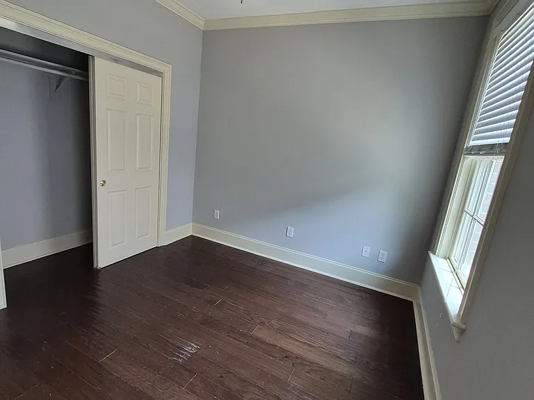 319 Berrien St — Photo 13