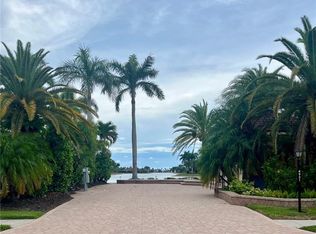 4931 Coach Ln, Naples, FL 34114