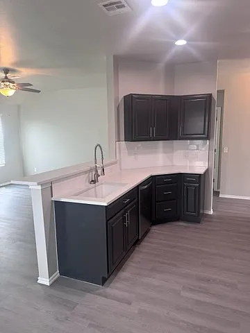 10300 Hidden Village Dr — Photo 2