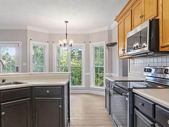4th image of 219 Stonington Dr