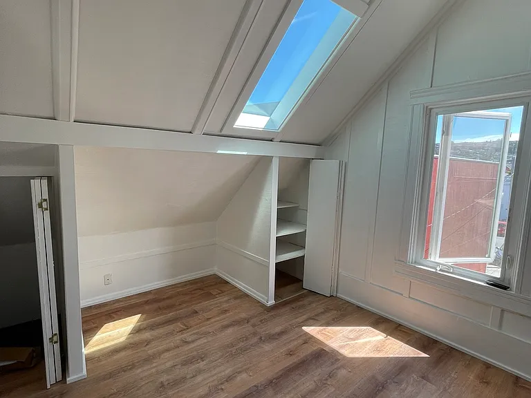 1874 Donner Ave — Photo 16