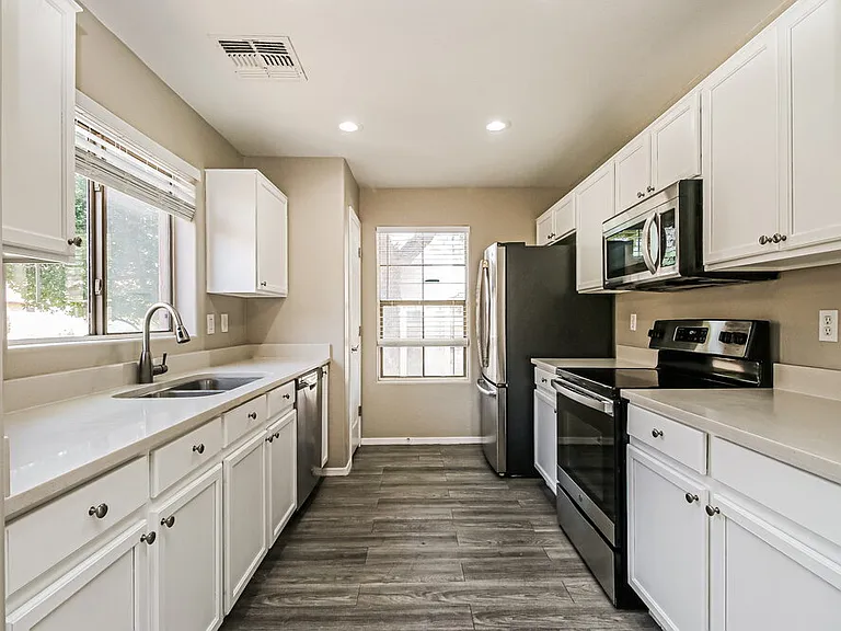 2725 E Carol Ave — Photo 8