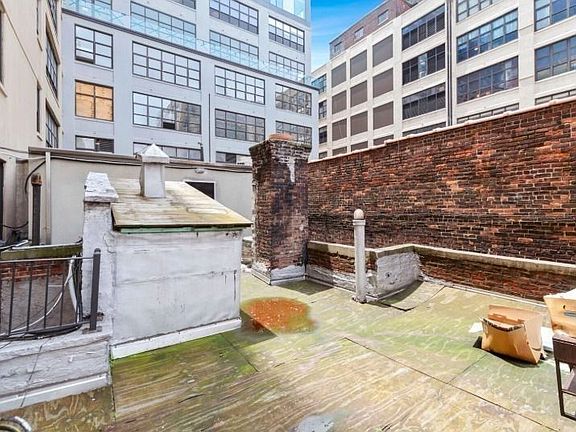 5th image of 26 Vandam St #5R