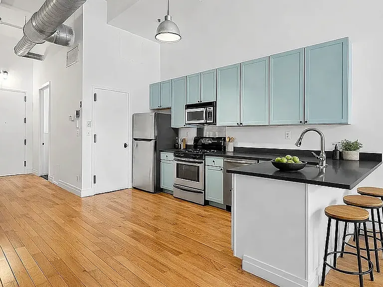 689 Myrtle Ave #4F — Photo 3
