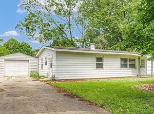 1313 Hollycrest Dr, Champaign, IL 61821