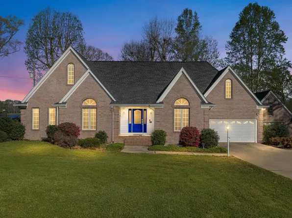 370 Jake Dr, Sylacauga, AL 35151