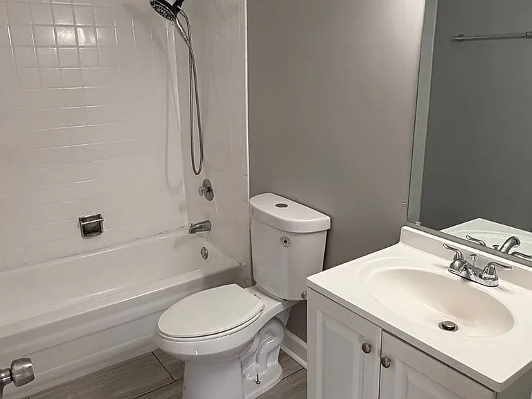 Crestline Villas Apartments — Photo 12