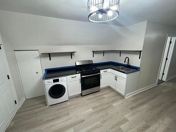 3rd image of 3546 W Beach Ave #2