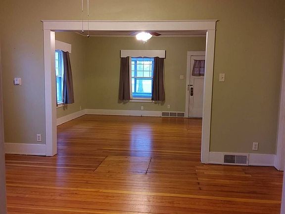 3rd image of 410 Niles Ave
